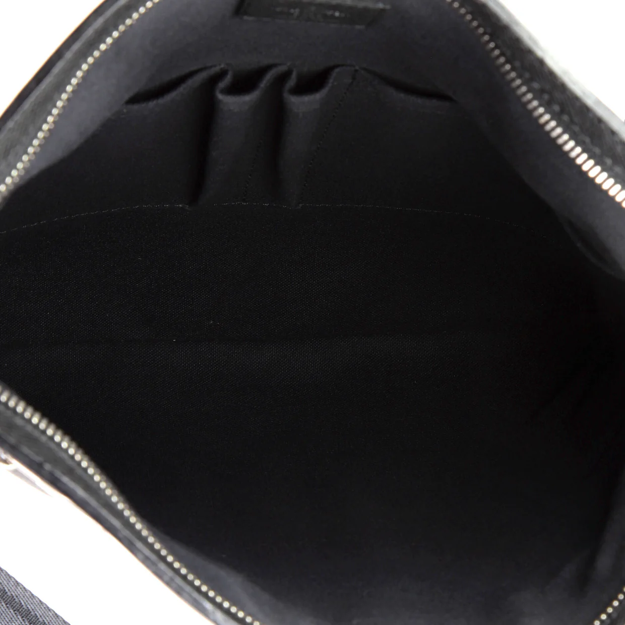 Sasha Handbag Taiga Leather - Deep Luxury