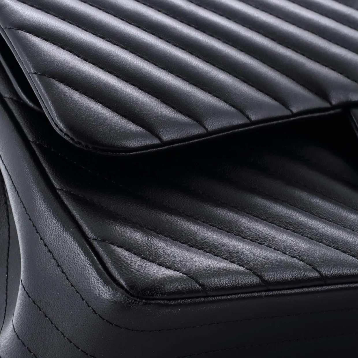 Classic Double Flap Bag Chevron Lambskin Jumbo - Deep Luxury