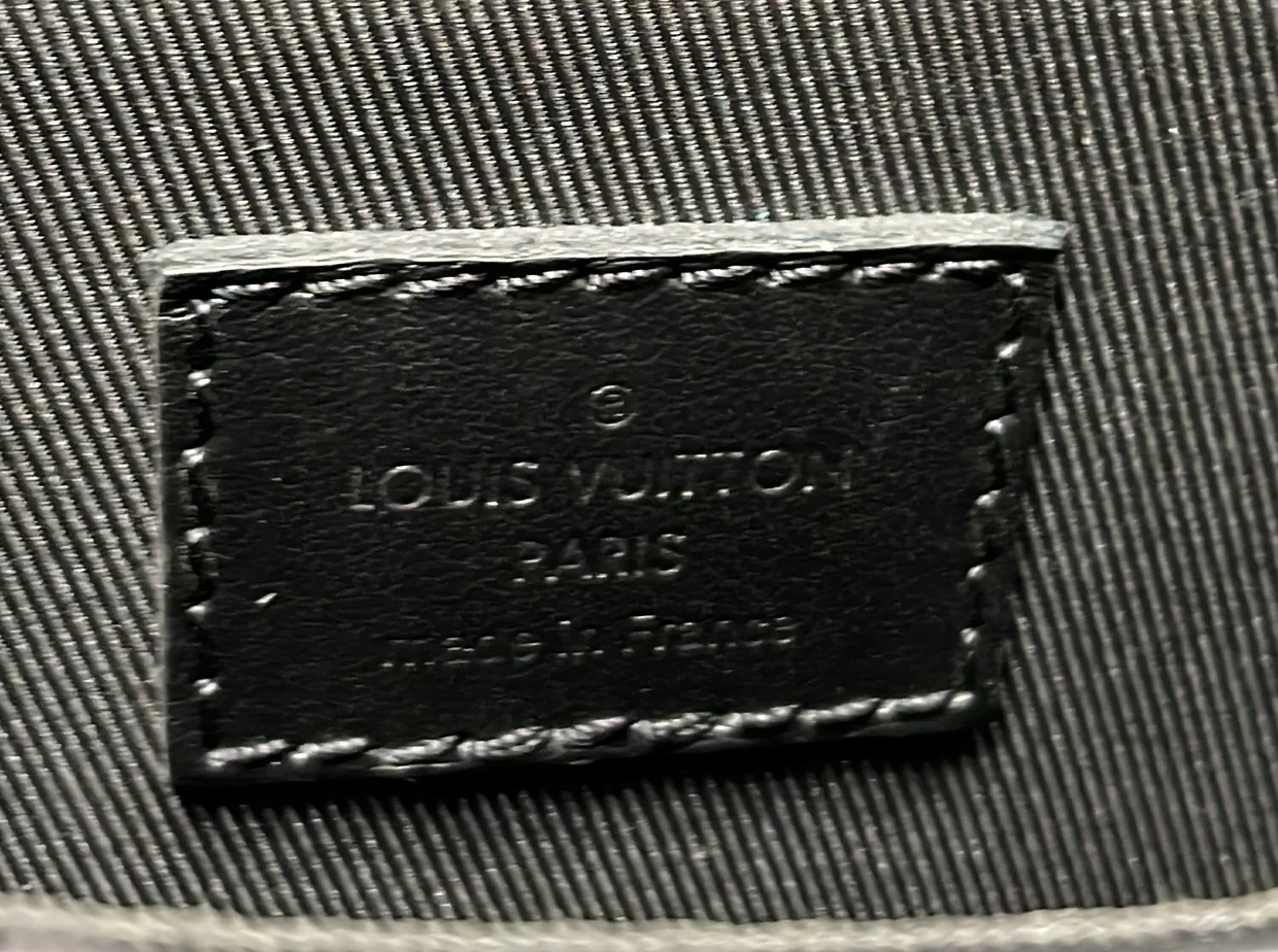 Saumur Slingbag Monogram Eclipse Canvas - Deep Luxury