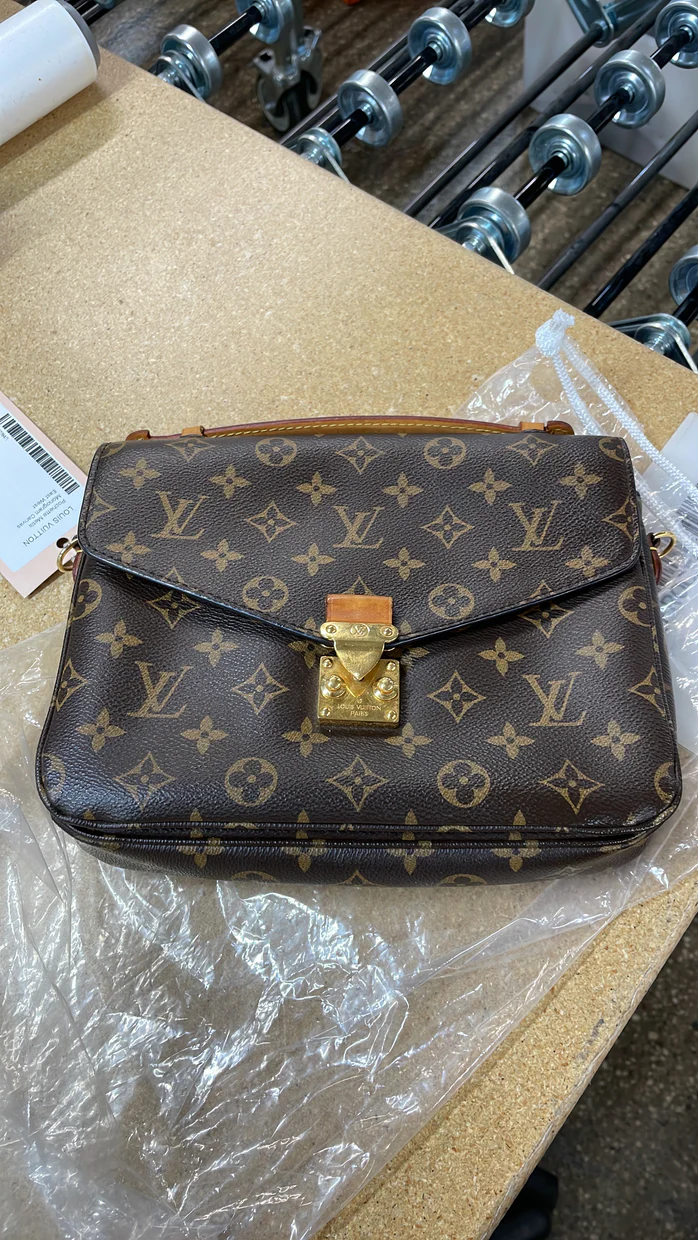 Pochette Metis Monogram Canvas - Deep Luxury