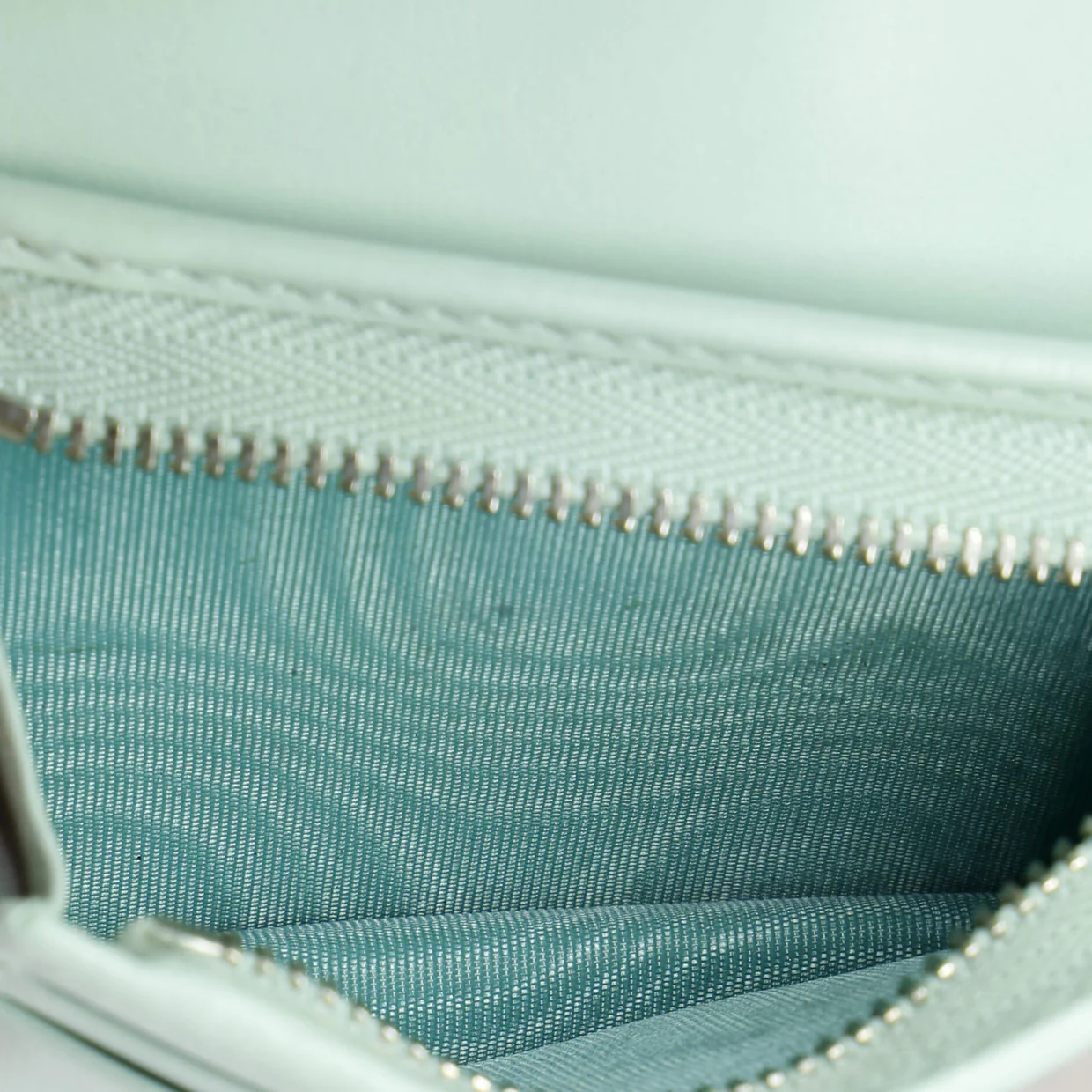 GG Marmont Card Case on Chain Matelasse Leather - Deep Luxury