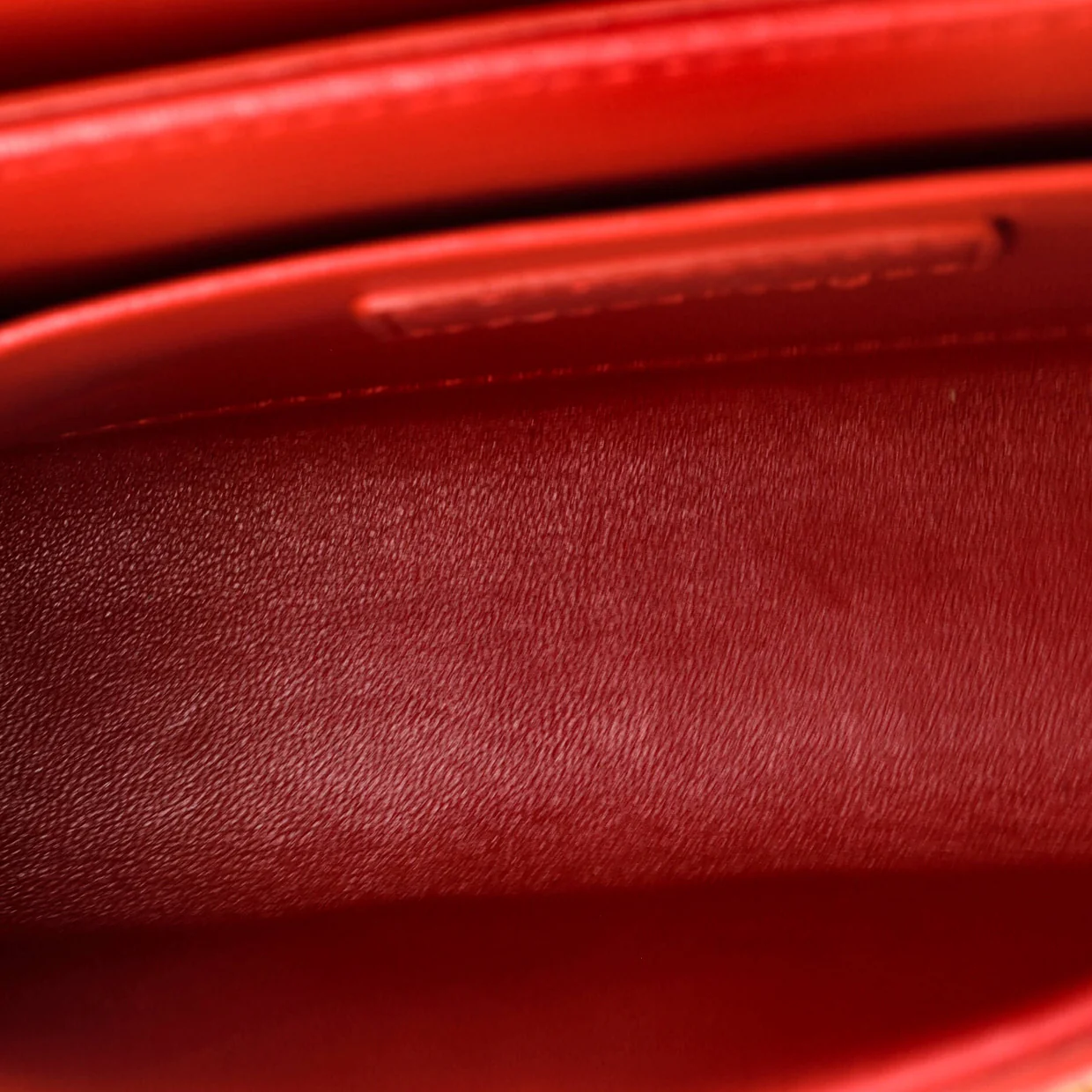 30 Montaigne Box Bag Leather - Deep Luxury
