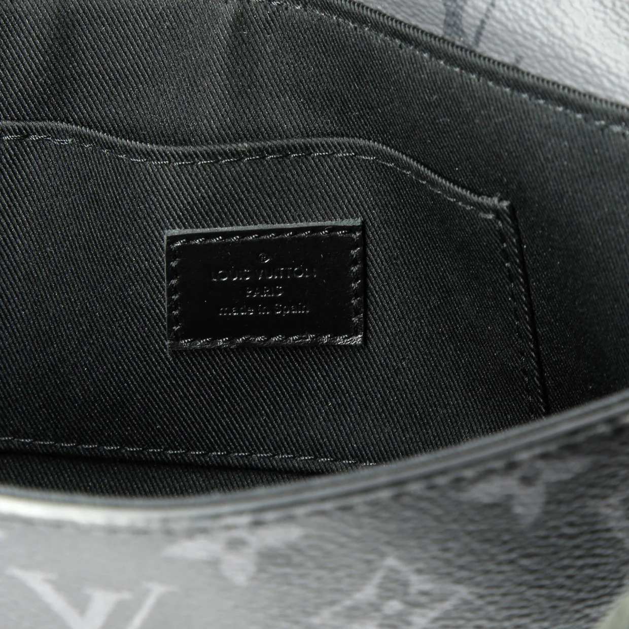 Pulse Wearable Wallet Monogram Eclipse Canvas - Deep Luxury