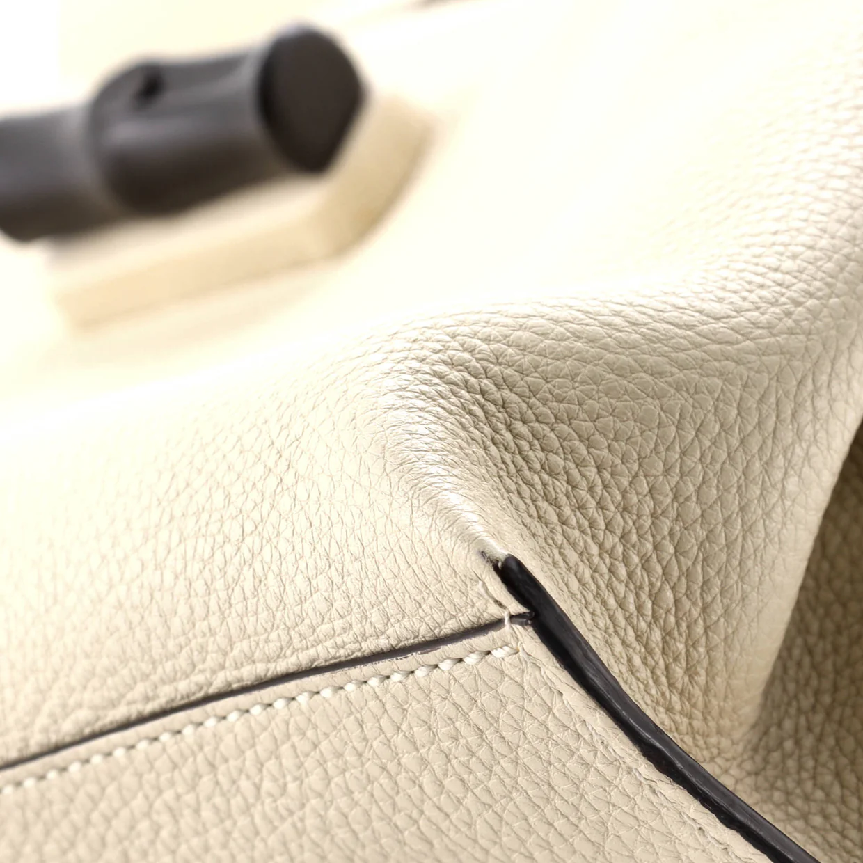 Bamboo Daily Top Handle Bag Leather Medium - Deep Luxury