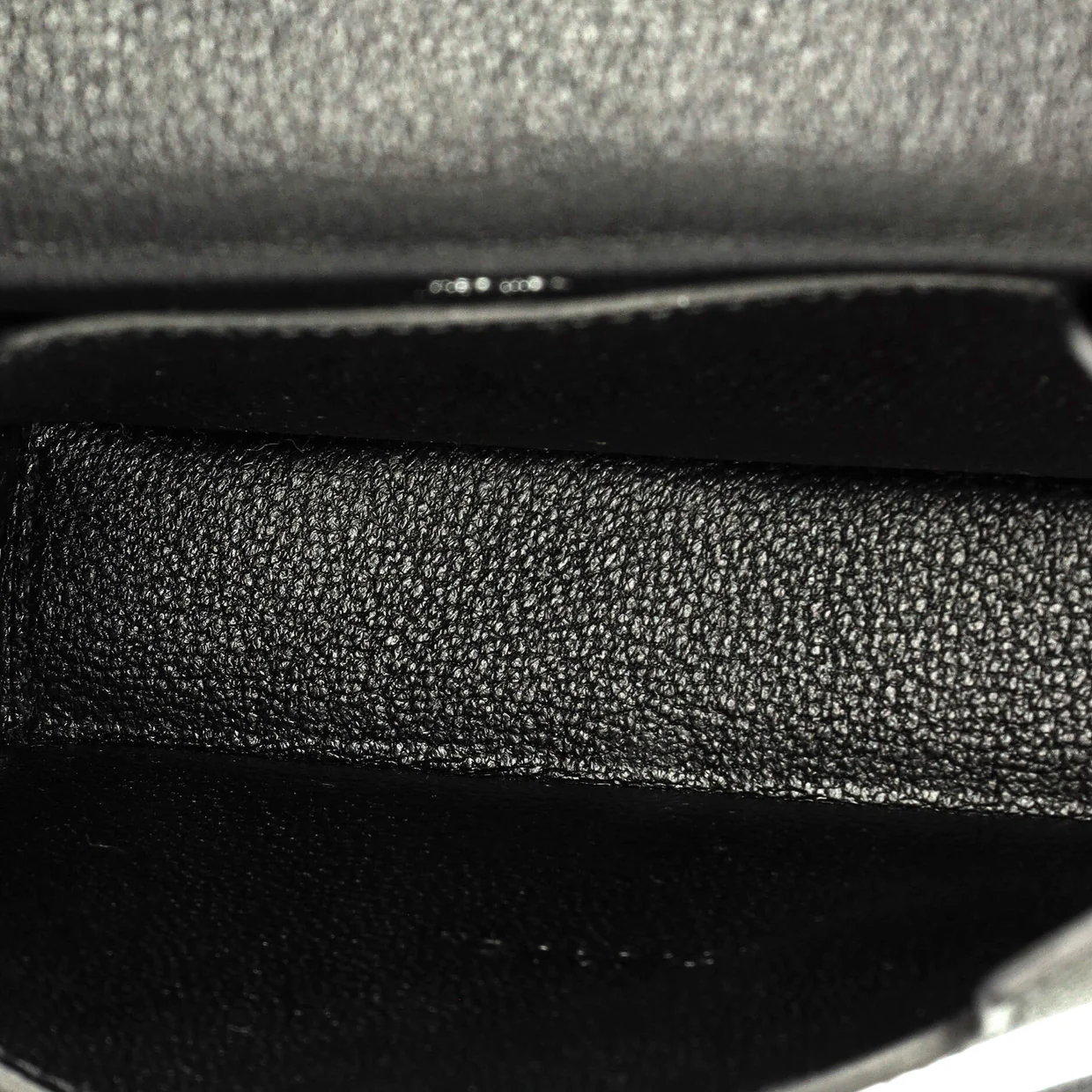 Kelly Multi Pocket To Go Pouch Epsom - Deep Luxury