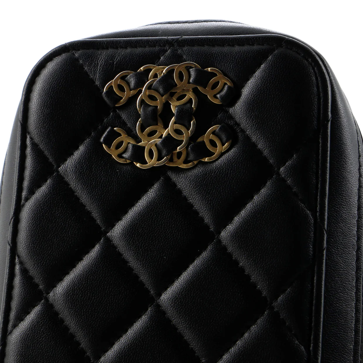 Woven CC Zip Around Phone Holder with Chain Quilted Lambskin Vertical - Deep Luxury