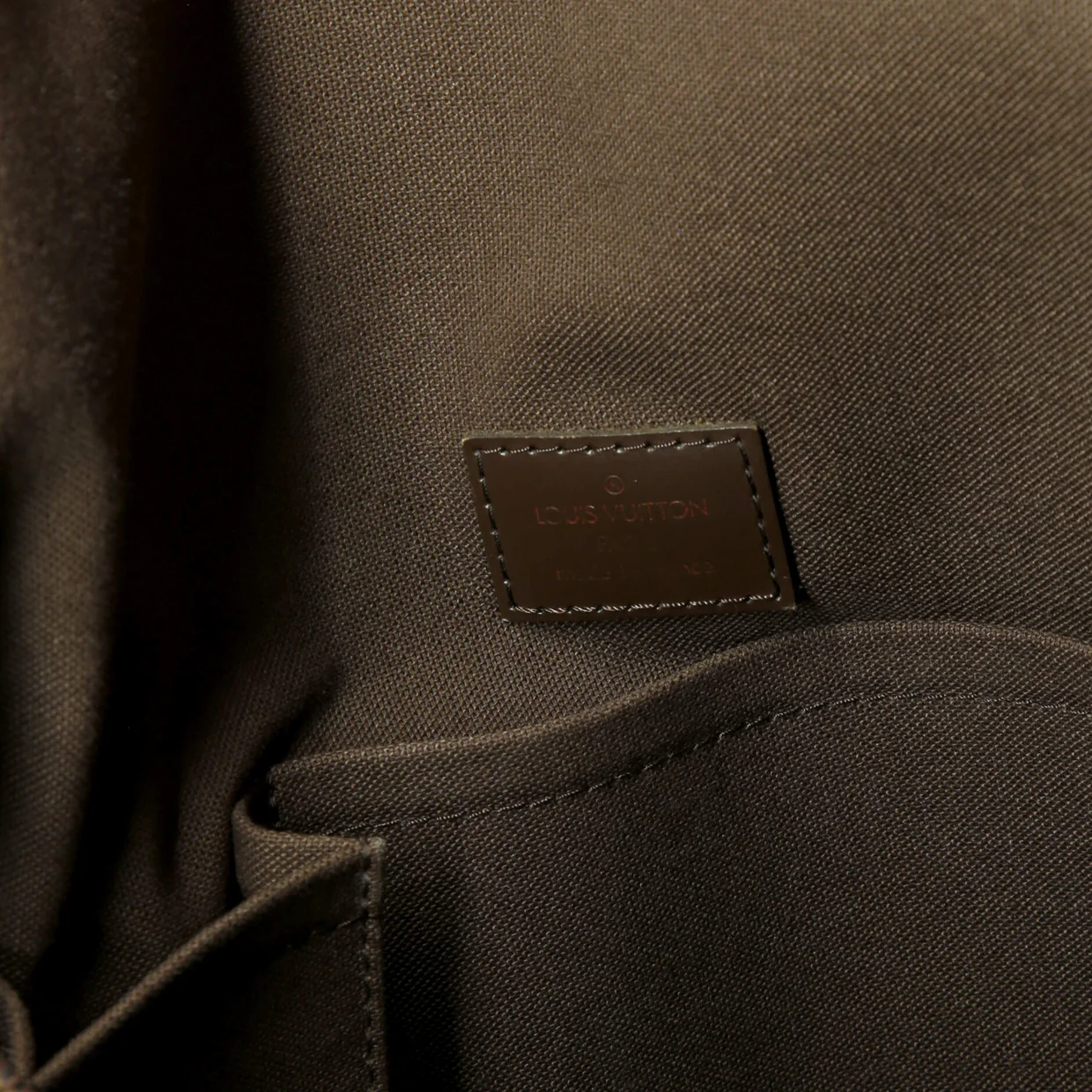 Melville Messenger Bag Damier - Deep Luxury