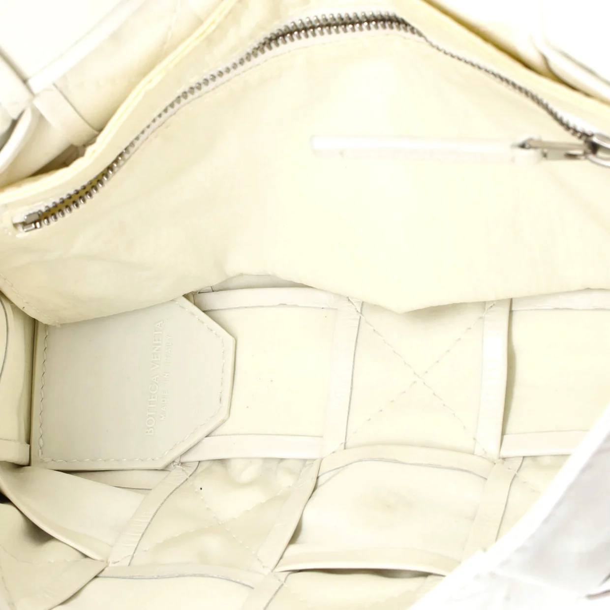 Cassette Crossbody Bag Maxi Intrecciato Leather - Deep Luxury