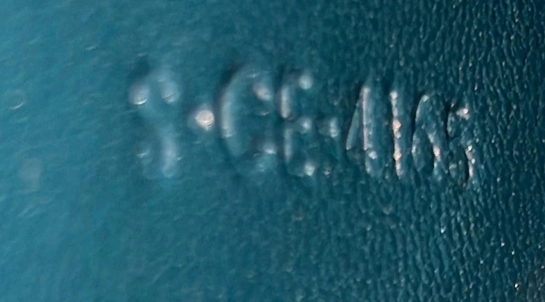 Classic Box Bag Grainy Leather Medium - Deep Luxury