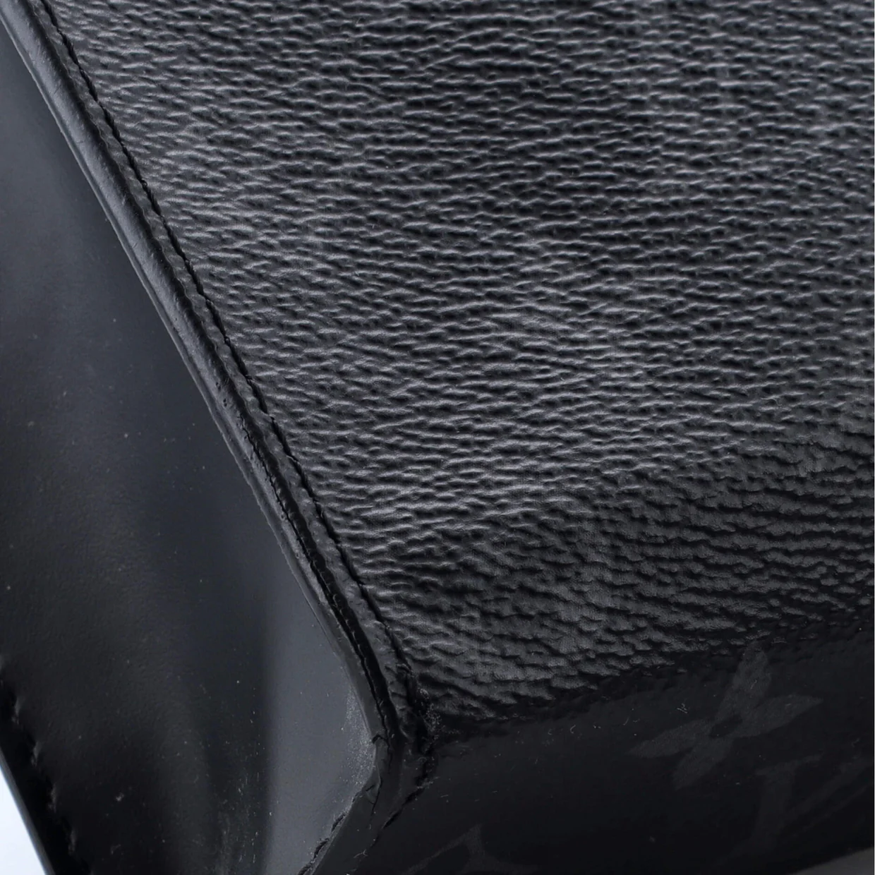 Pochette Voyage Monogram Eclipse Canvas MM - Deep Luxury
