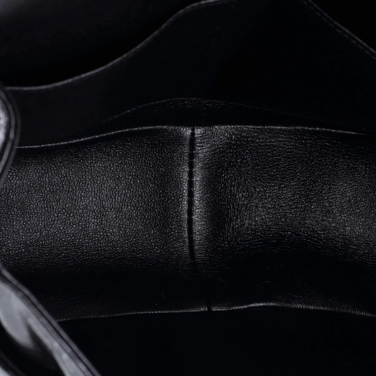 So Black Reissue 2.55 Flap Bag Quilted Glazed Calfskin 226 - Deep Luxury