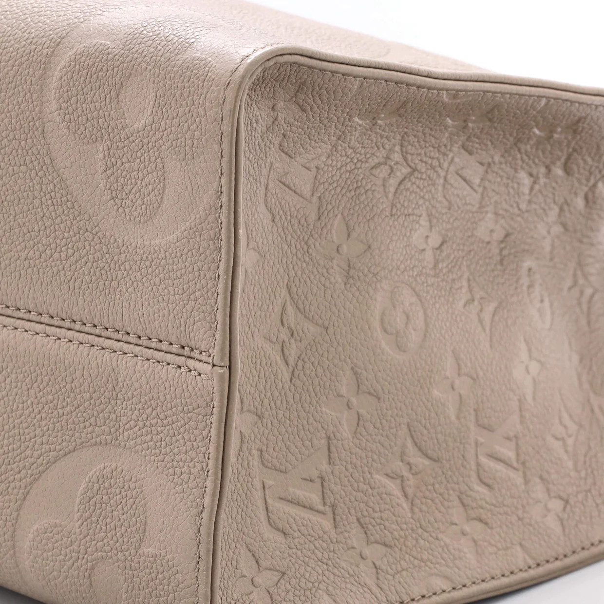 OnTheGo Tote Monogram Empreinte Giant MM - Deep Luxury