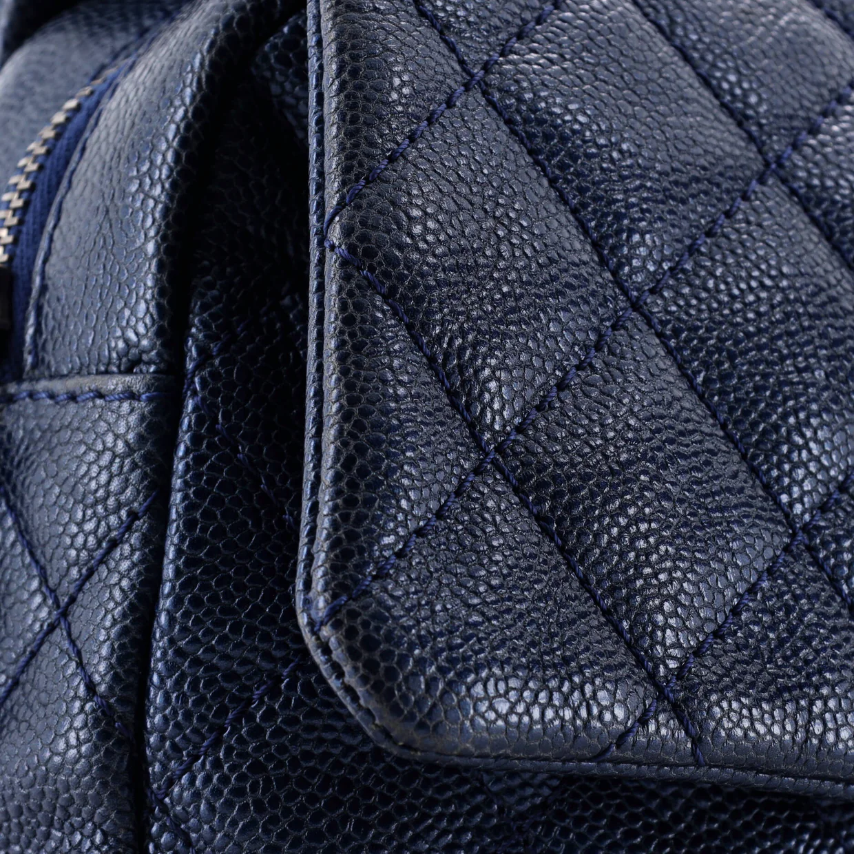 Easy Flap Bag Quilted Caviar Jumbo - Deep Luxury