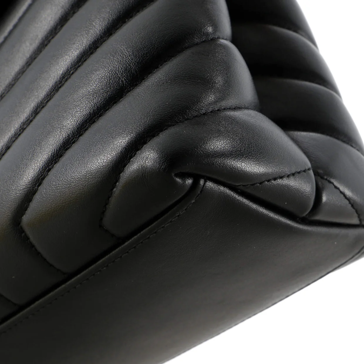 Loulou Shoulder Bag Matelasse Chevron Leather Medium - Deep Luxury