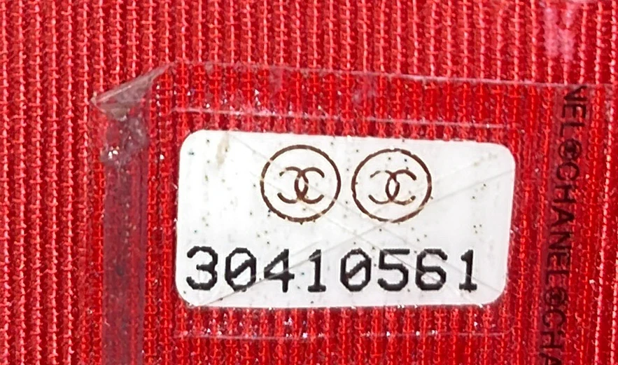 Wallet on Chain Quilted Caviar Mini - Deep Luxury