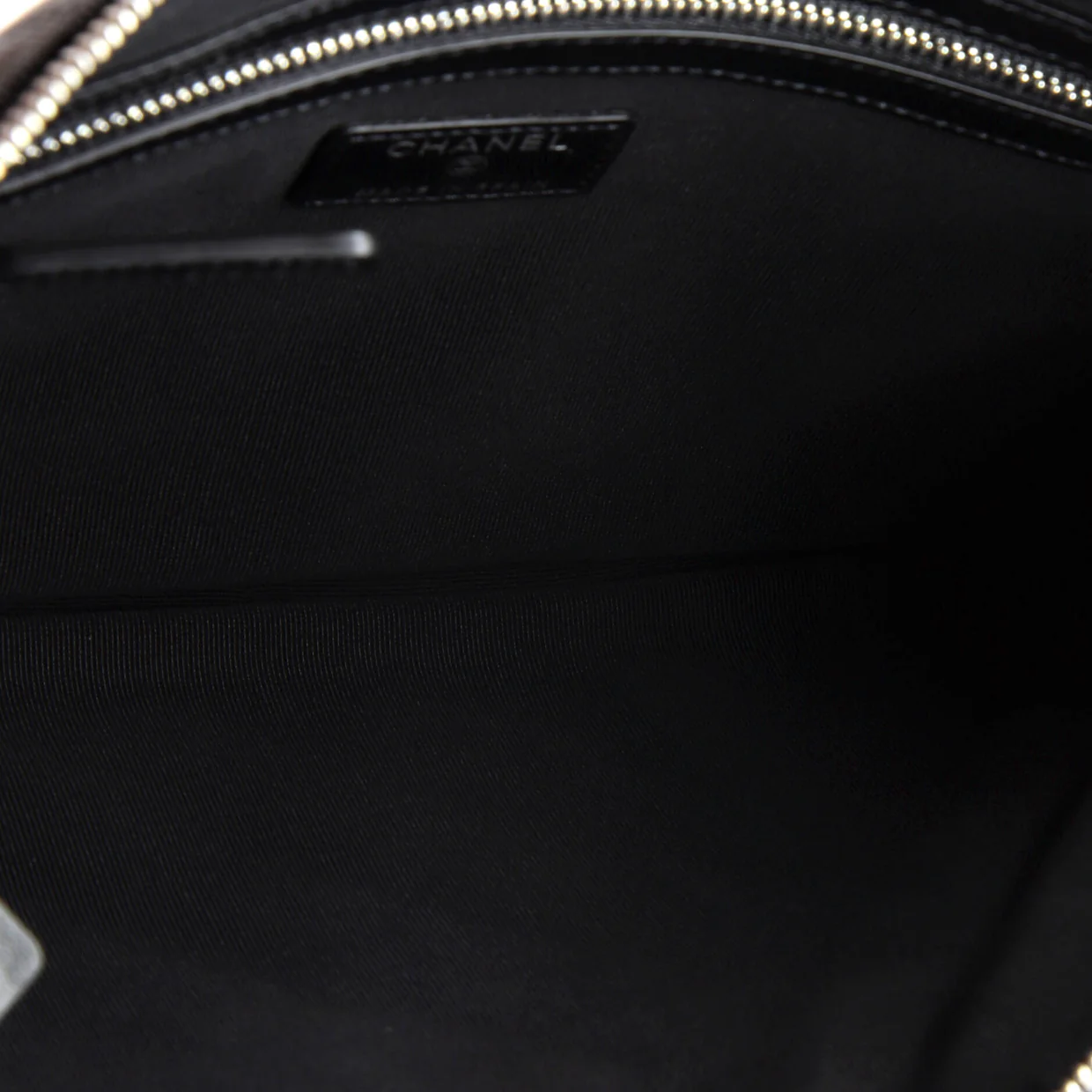 Woven Chain CC O Case Clutch Quilted Caviar Medium - Deep Luxury