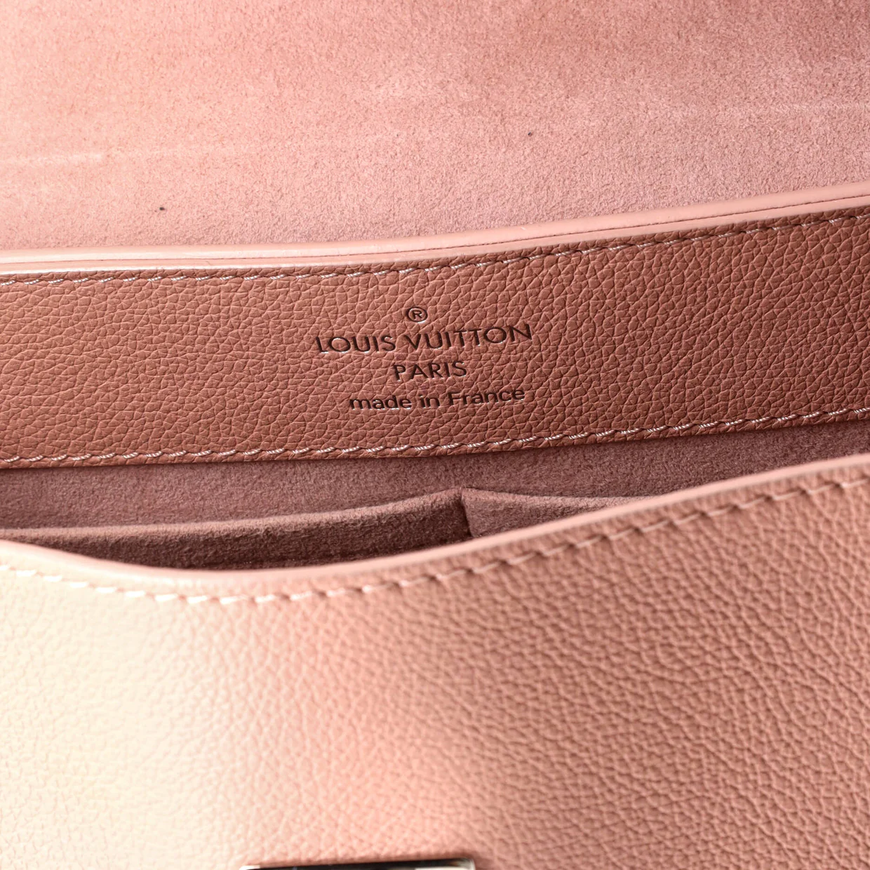 Lockme Ever Handbag Leather MM - Deep Luxury