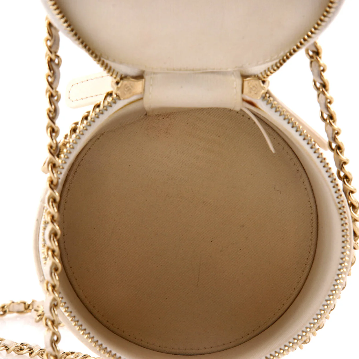 CC Round Vanity Case with Chain Quilted Lambskin Mini - Deep Luxury