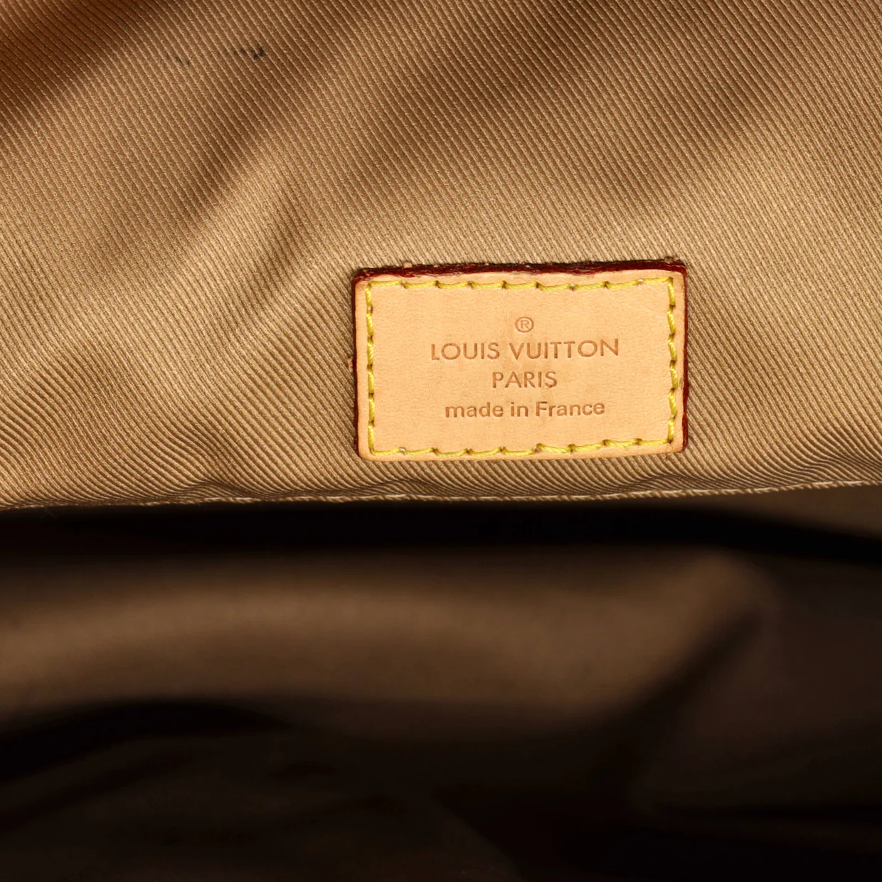 Graceful Handbag Monogram Canvas MM - Deep Luxury