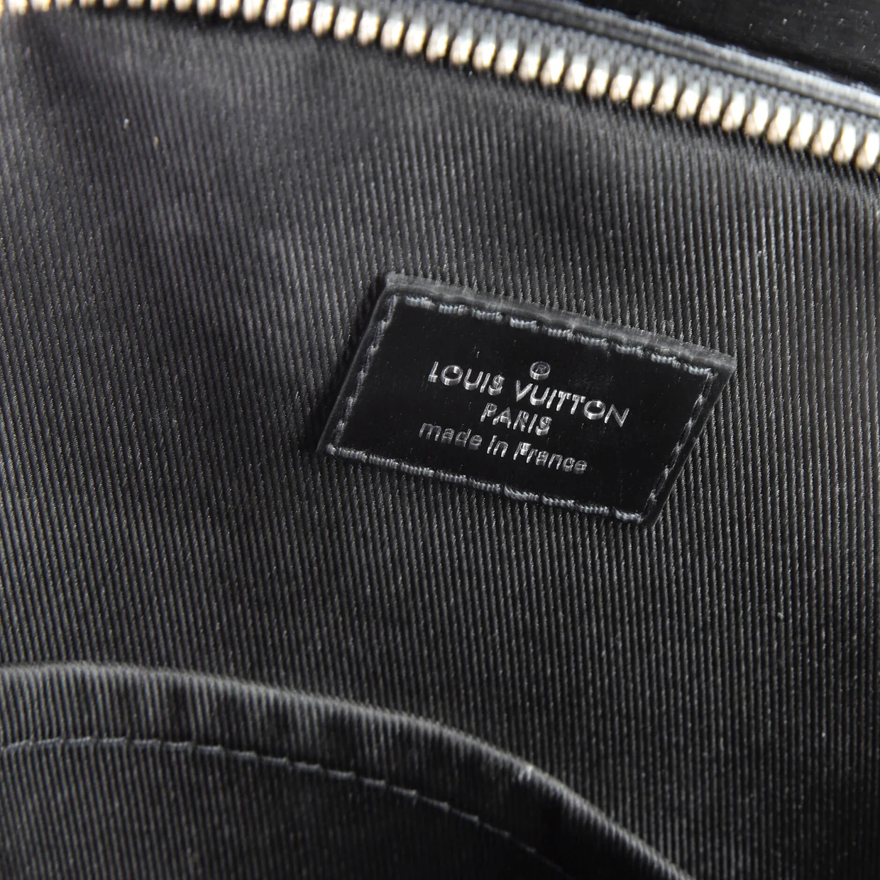 Avenue Sling Bag NM Monogram Canvas - Deep Luxury