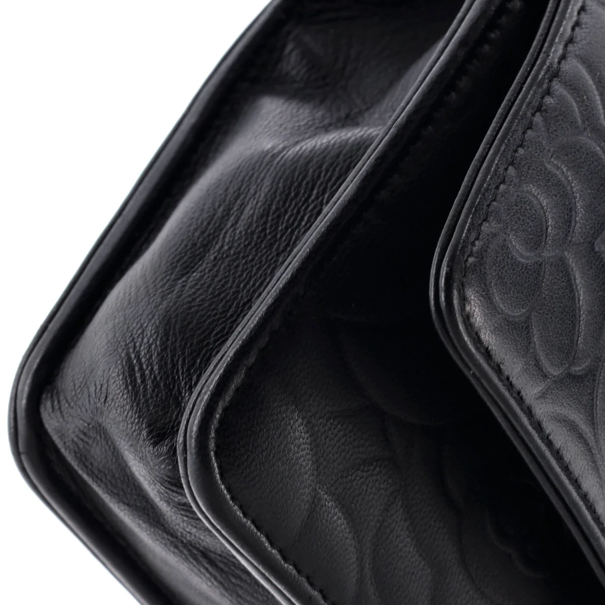 Wallet on Chain Camellia Lambskin - Deep Luxury