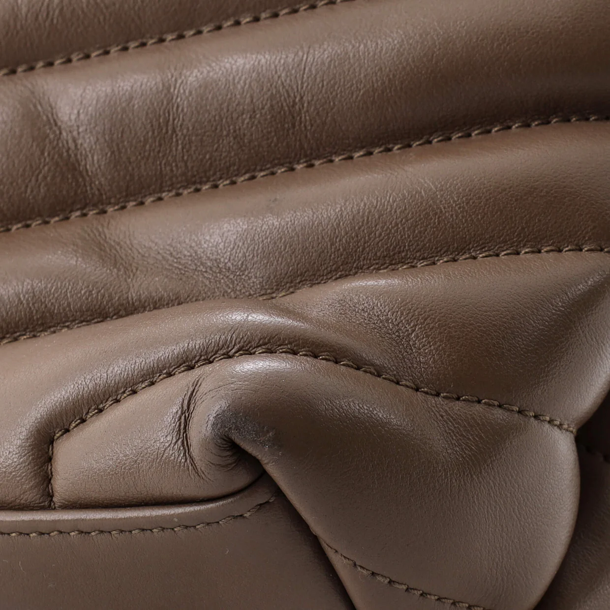 Loulou Shoulder Bag Matelasse Chevron Leather Medium - Deep Luxury