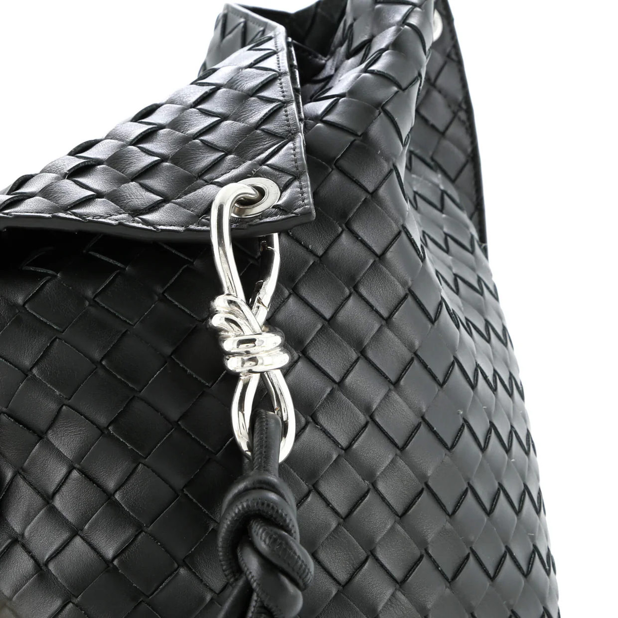 Knot Bucket Bag Intrecciato Nappa Small - Deep Luxury