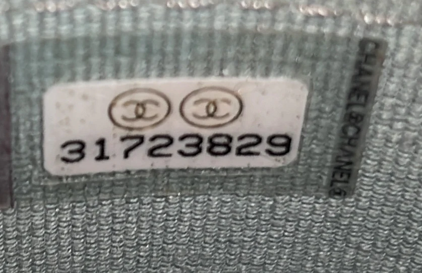 Classic Vanity Phone Holder with Chain Quilted Caviar - Deep Luxury