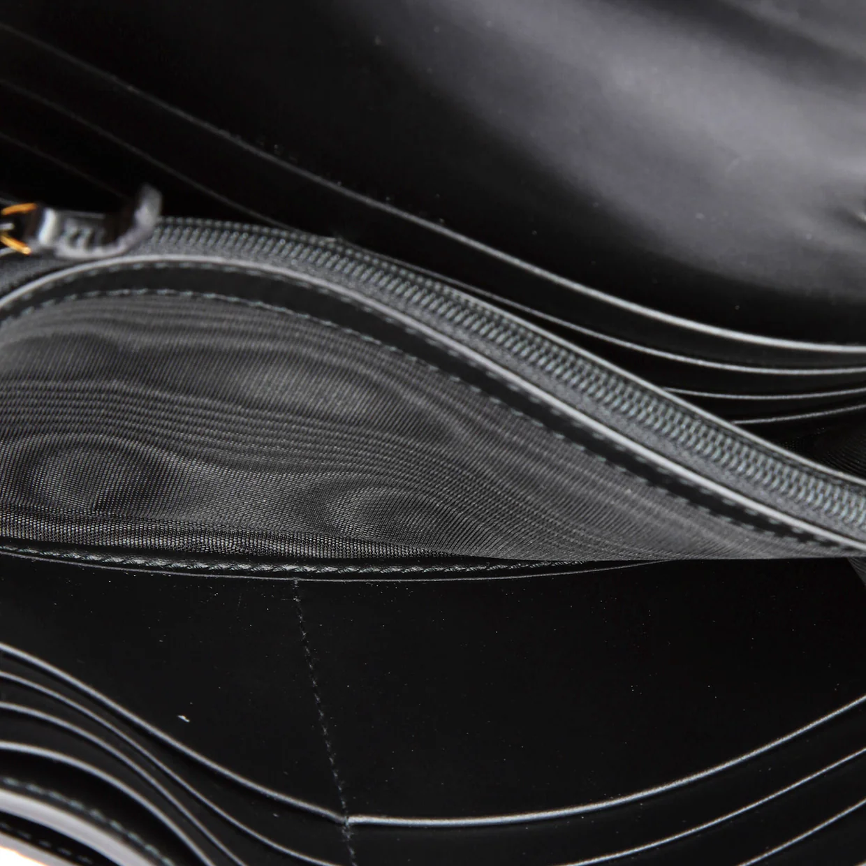 Padlock Continental Chain Wallet Guccissima Leather Long - Deep Luxury