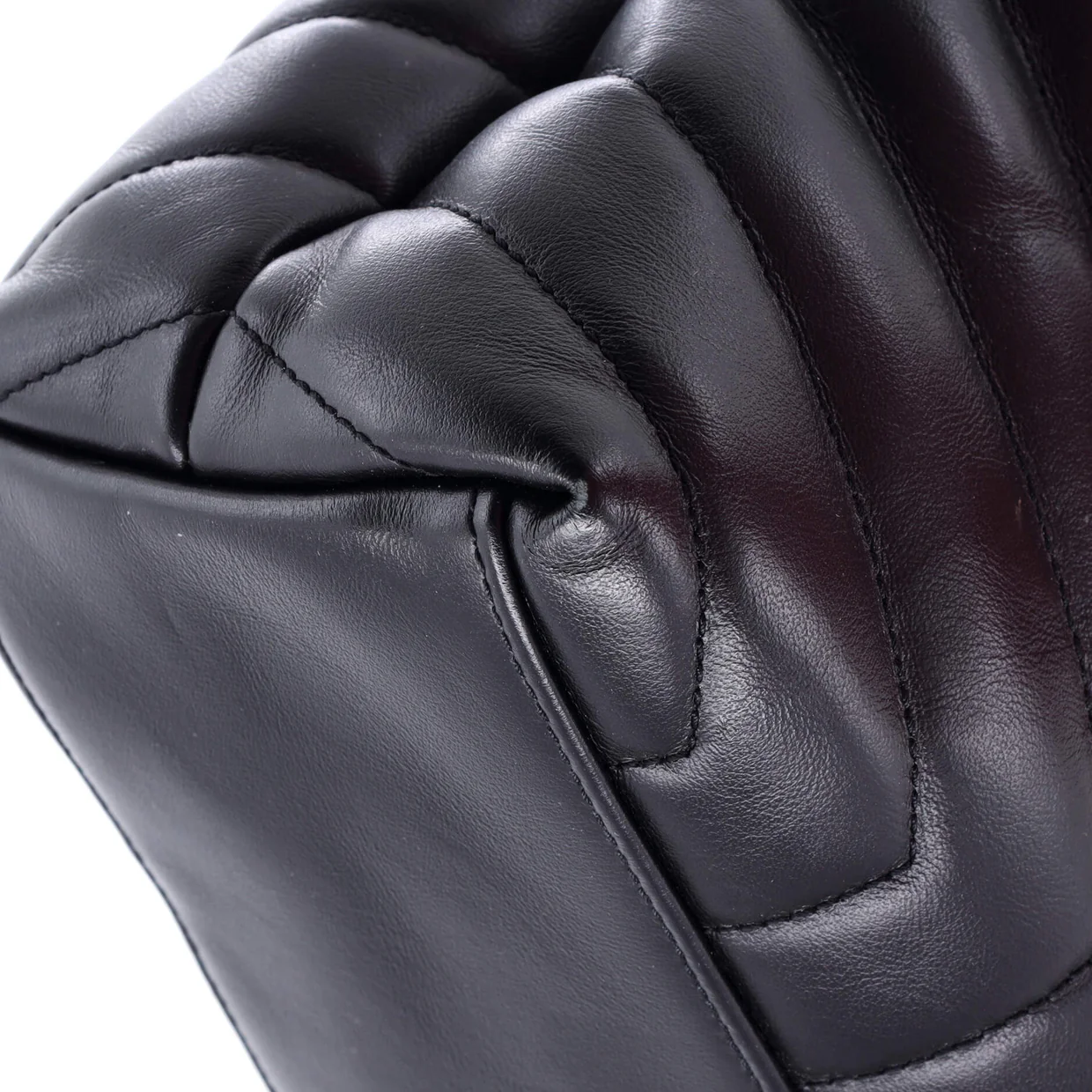 Loulou Shoulder Bag Matelasse Chevron Leather Medium - Deep Luxury