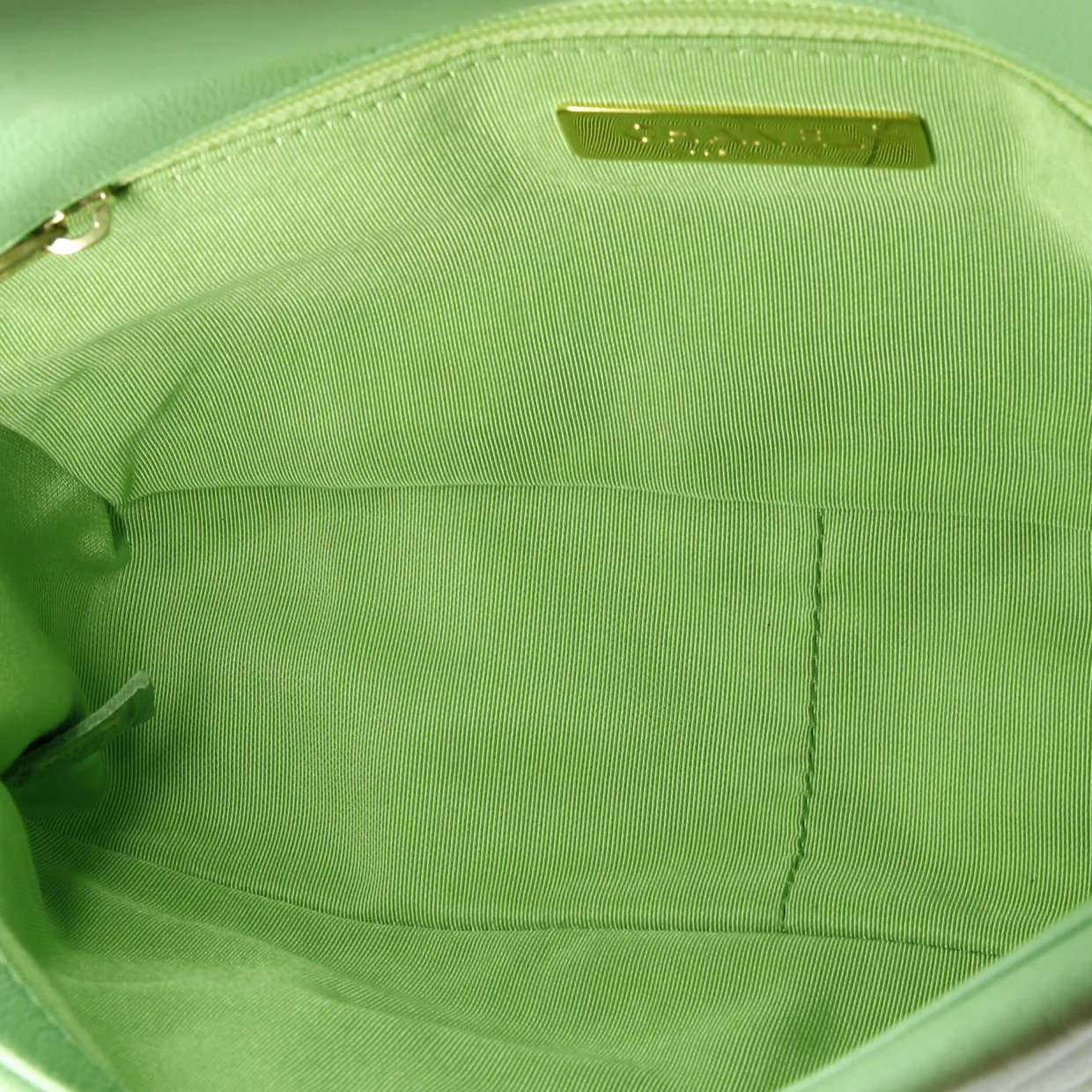 19 Flap Bag Quilted Leather Medium - Deep Luxury