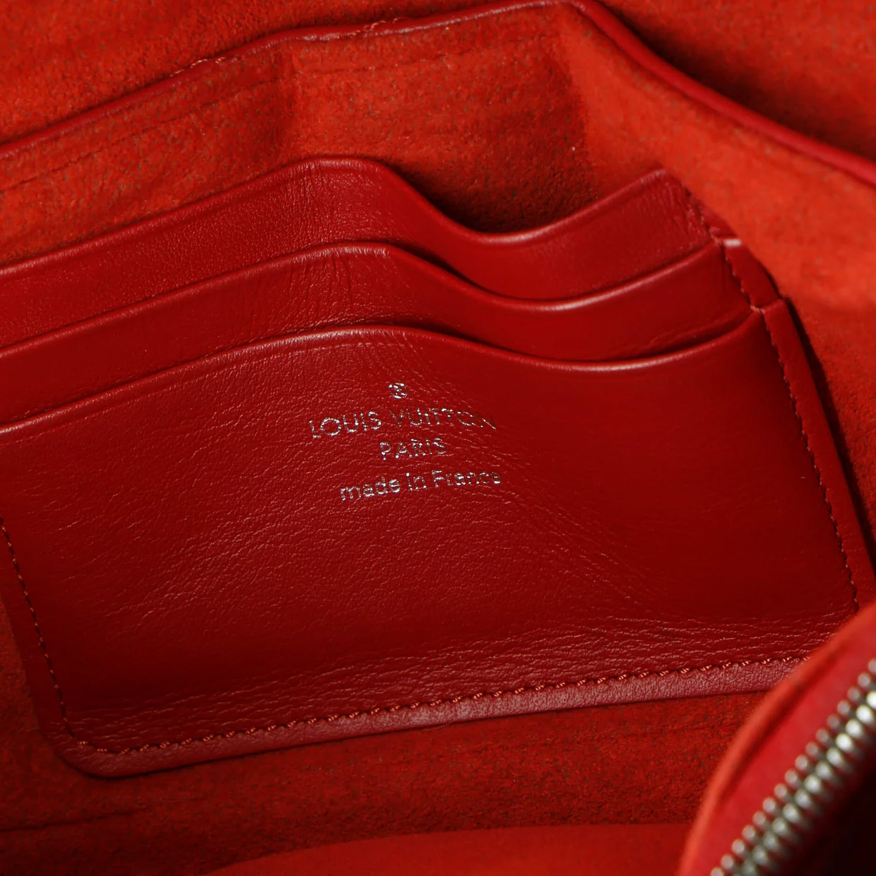 New Wave Chain Pochette Quilted Leather - Deep Luxury