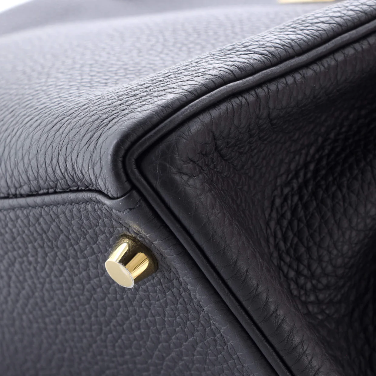 Kelly Handbag Noir Clemence with Gold Hardware 28 - Deep Luxury