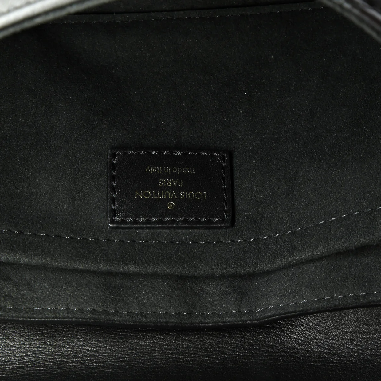 New Wave Chain Bag Quilted Leather MM - Deep Luxury