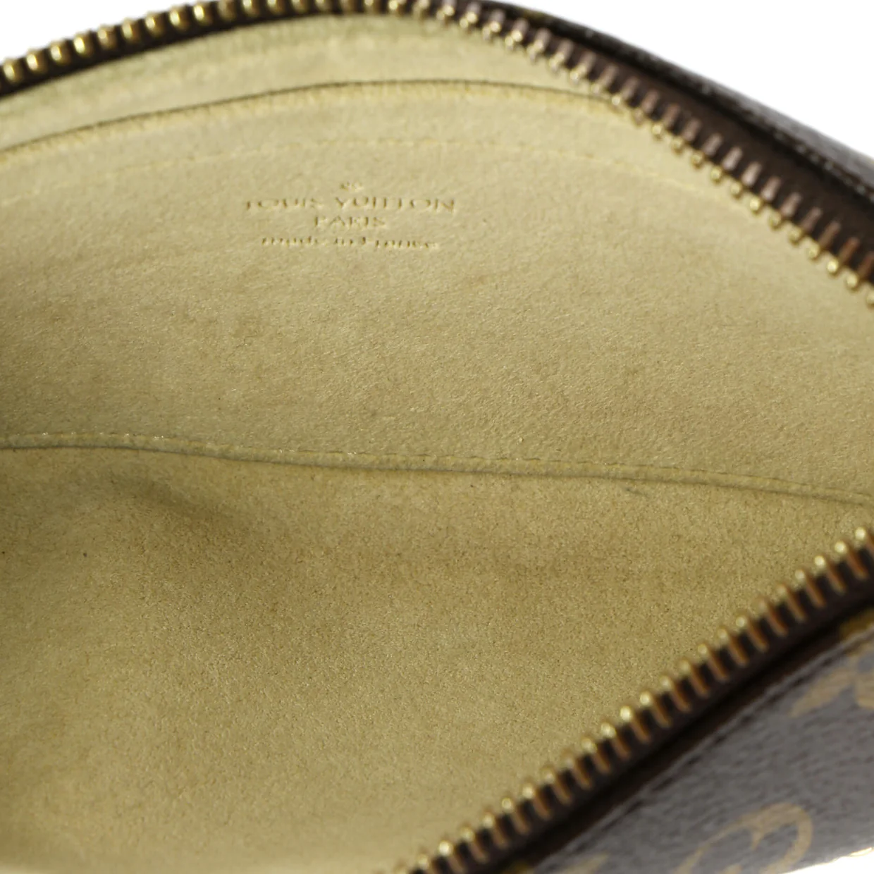 Milla Pochette Monogram Canvas MM - Deep Luxury