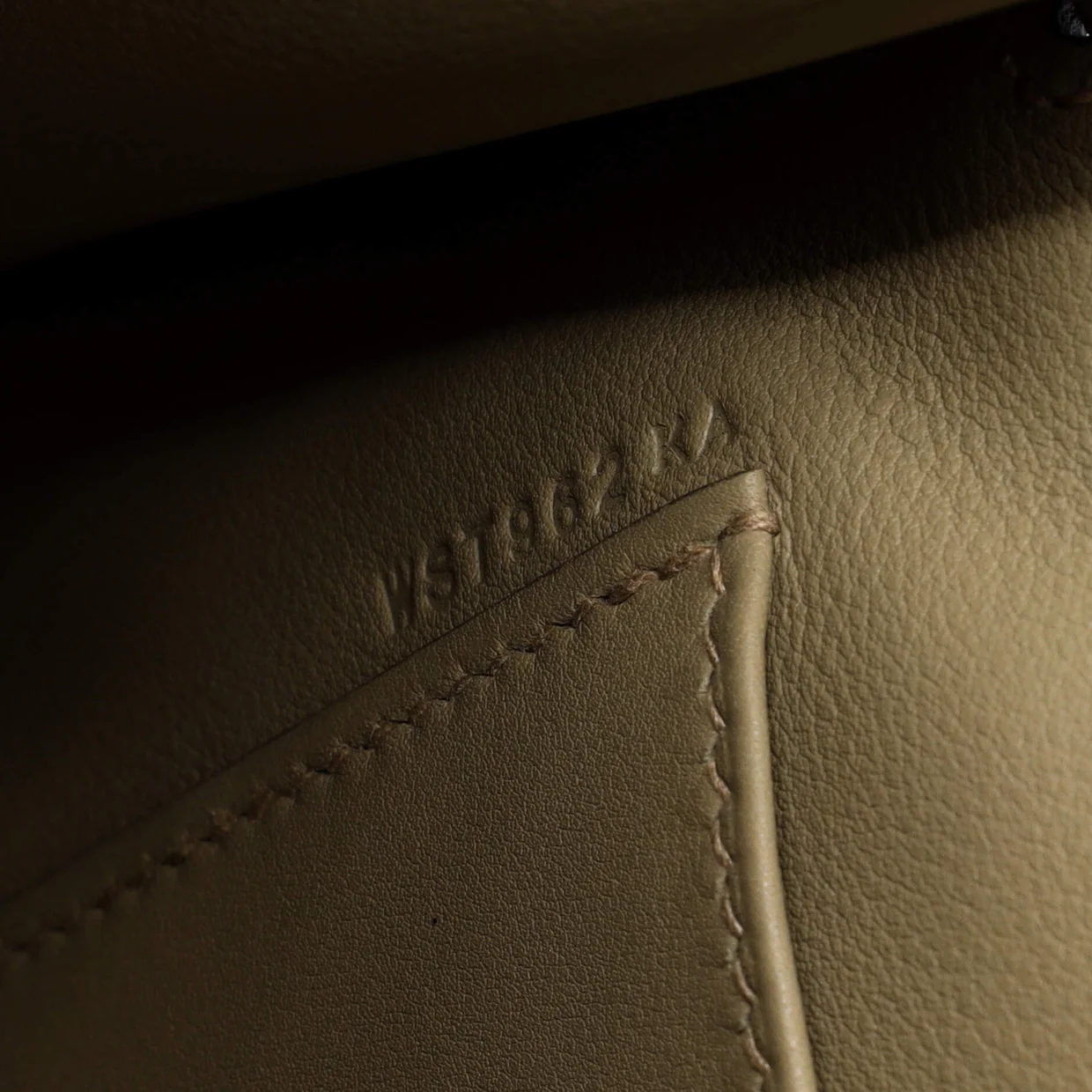 Kelly Pochette Swift - Deep Luxury