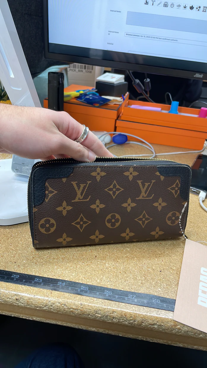 Retiro Zippy Wallet Monogram Canvas - Deep Luxury