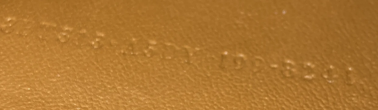 Kan U Shoulder Bag Leather Medium - Deep Luxury