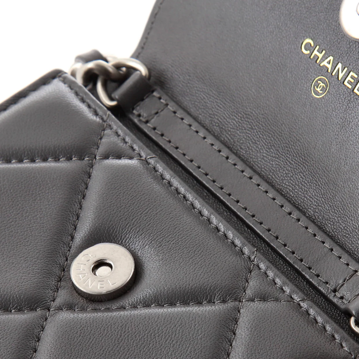 19 Flap Coin Purse Belt Bag Quilted Lambskin - Deep Luxury