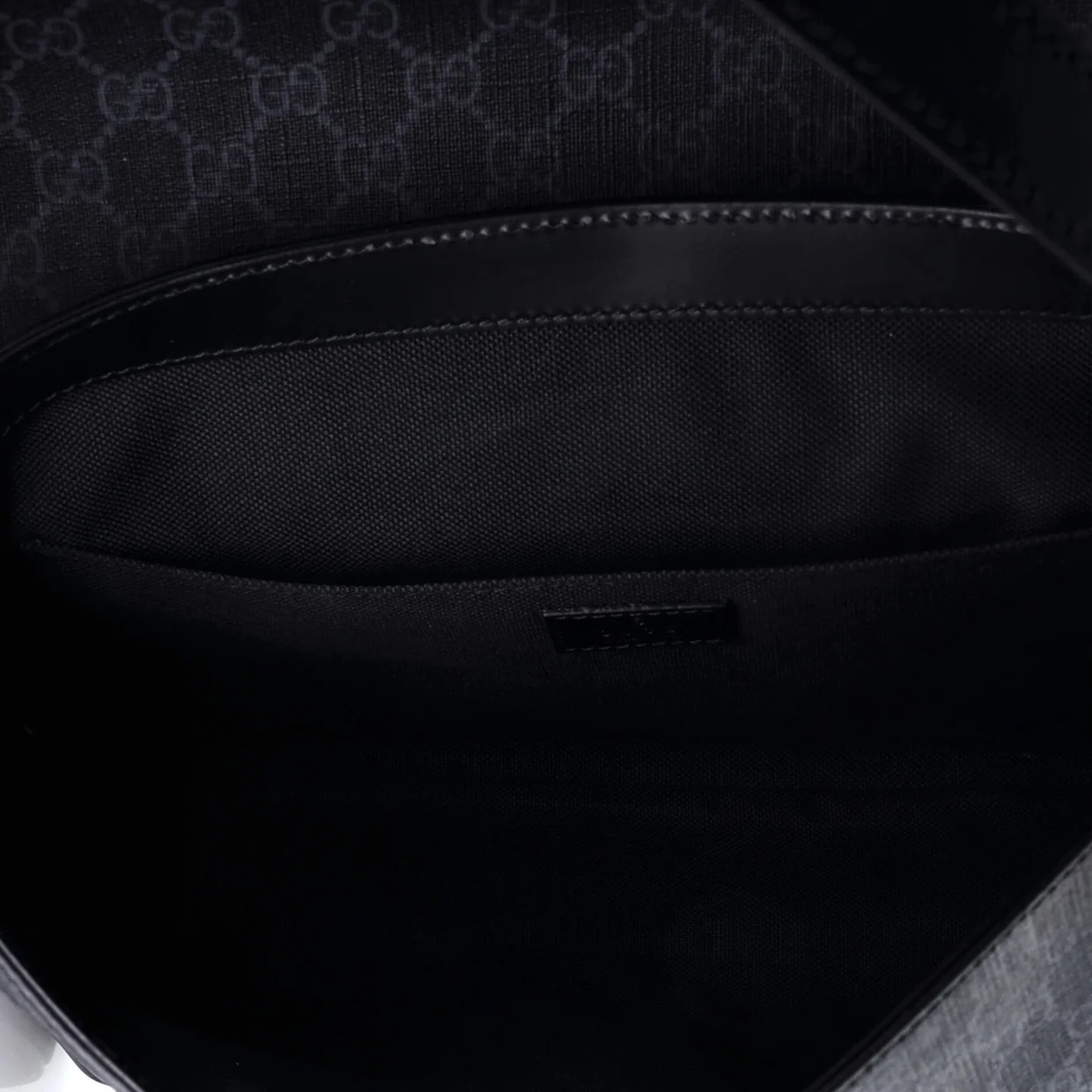 GG Messenger Bag GG Coated Canvas Medium - Deep Luxury