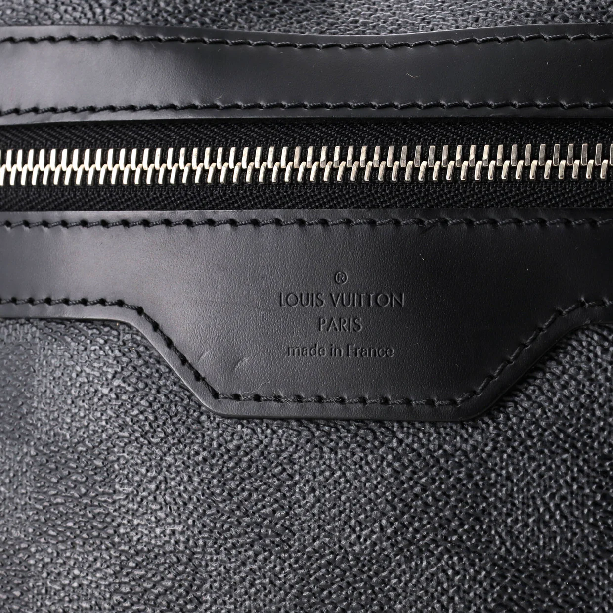 Daniel Messenger Bag Damier Graphite MM - Deep Luxury