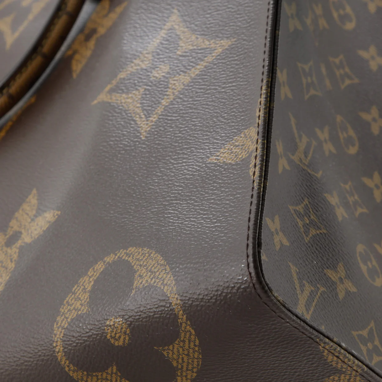 OnTheGo Tote Reverse Monogram Giant GM - Deep Luxury