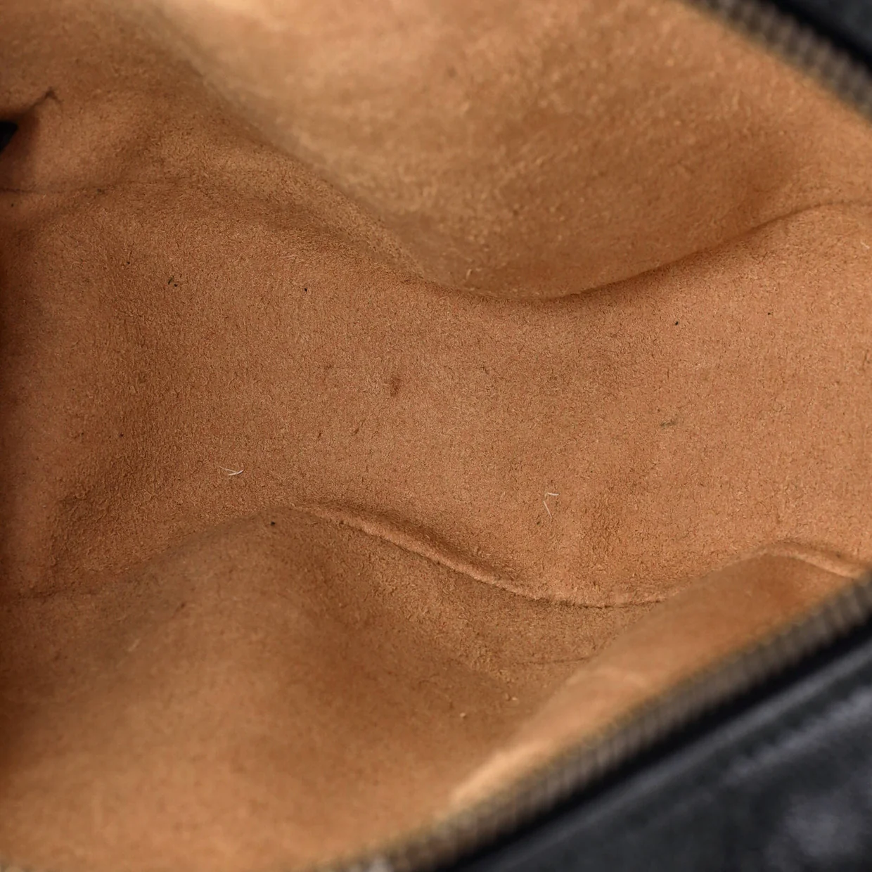 GG Marmont Round Shoulder Bag Matelasse Leather Mini - Deep Luxury