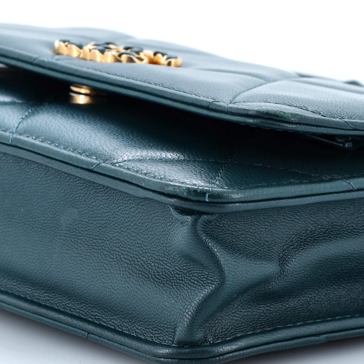 19 Wallet on Chain Quilted Goatskin - Deep Luxury