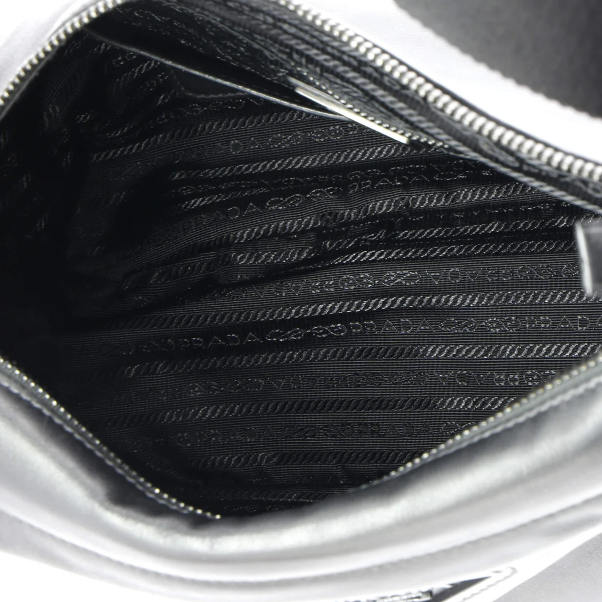Re-Edition Zip Messenger Bag Leather Large - Deep Luxury