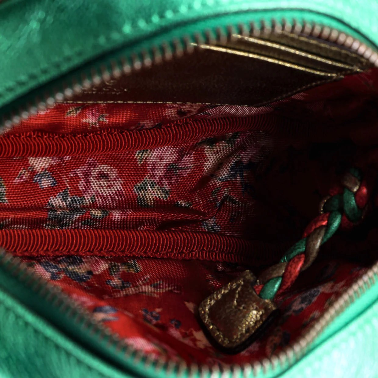 Trapuntata Camera Shoulder Bag Quilted Laminated Leather Mini - Deep Luxury