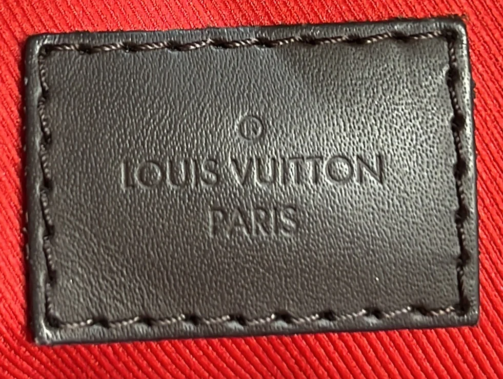 Graceful Handbag Damier MM - Deep Luxury