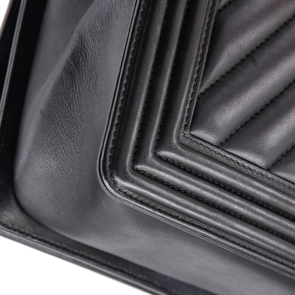 Boy Flap Bag Chevron Lambskin Old Medium - Deep Luxury