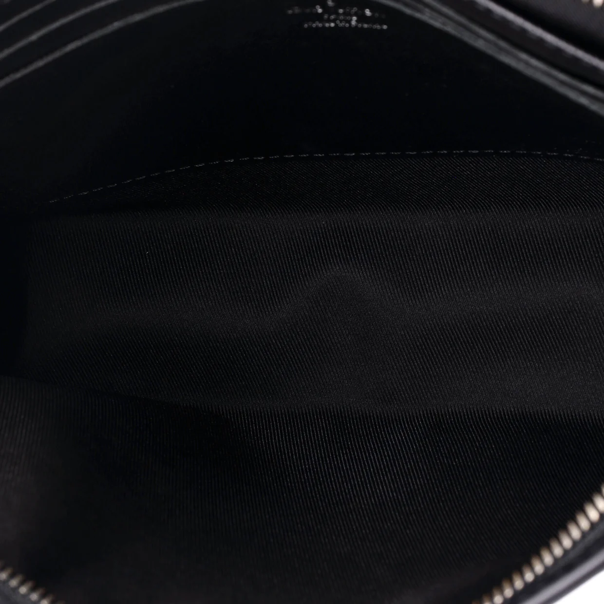 Pochette Voyage Reverse Monogram Eclipse Canvas MM - Deep Luxury