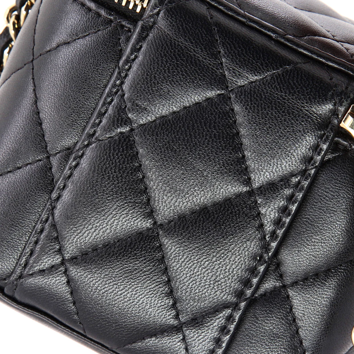 Classic Top Handle Vanity Case with Chain Quilted Lambskin Mini - Deep Luxury